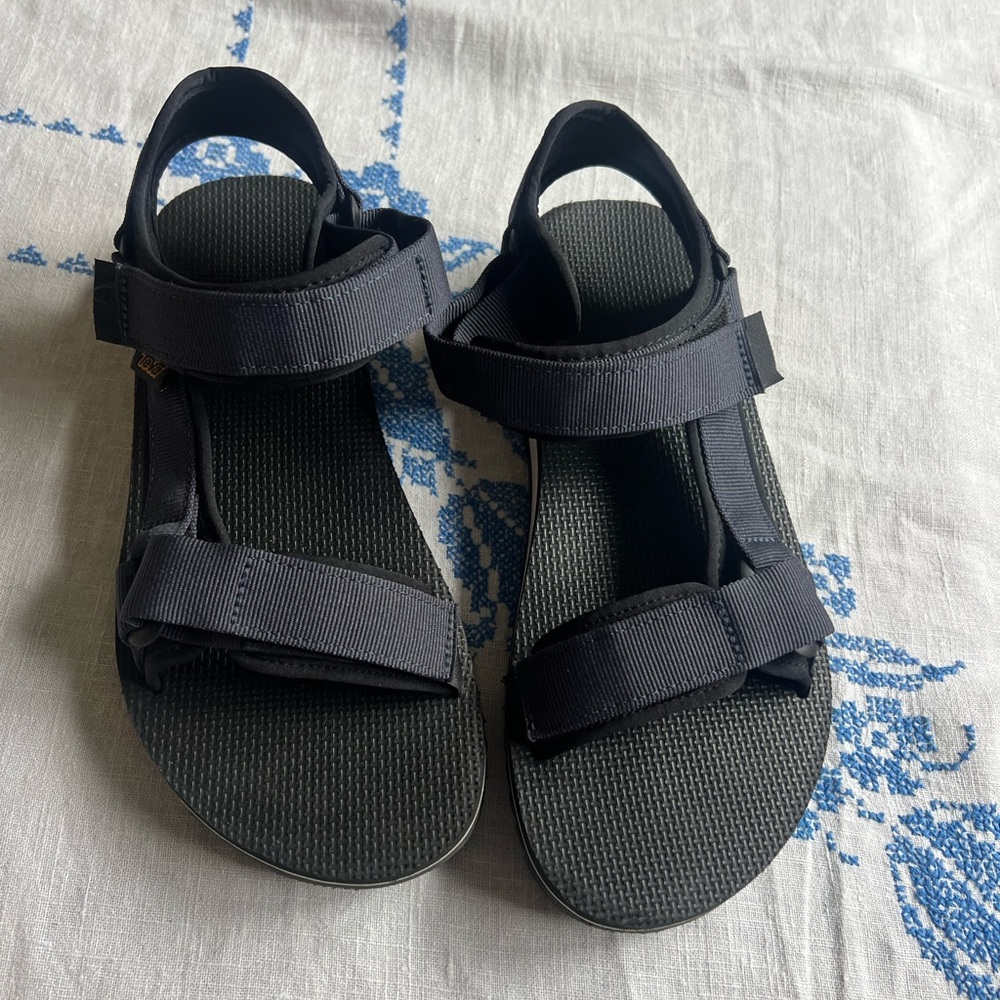 Teva Universal Roam Sandal sz 9